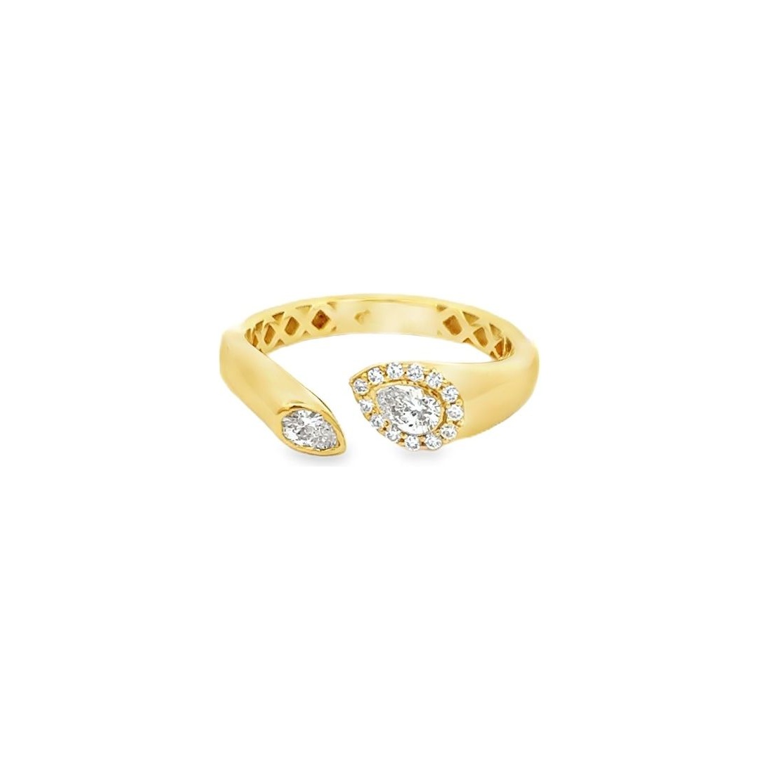 18K Yellow Gold Ring with Round & Pear-Shaped Diamonds