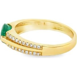 18K Yellow Gold Emerald Center Ring with Natural Diamonds