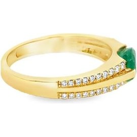18K Yellow Gold Emerald Center Ring with Natural Diamonds