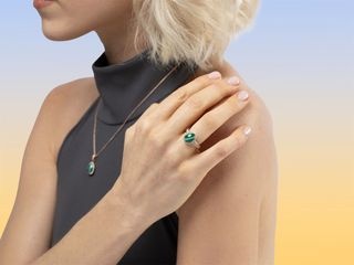 18K Rose Gold Ring with Oval Cabochon Malachite and Pavé-Set Natural Diamonds