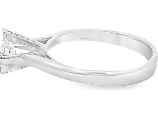 18K White Gold Ring with Natural Round Diamond and Accent Diamonds in Star Setting