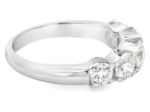 18K White Gold Five-Stone Ring with Natural Round Diamonds