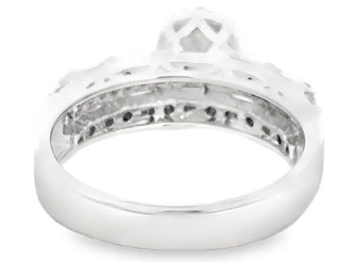 18K White Gold Solitaire-Style Ring with Natural Round and Baguette Side Diamonds
