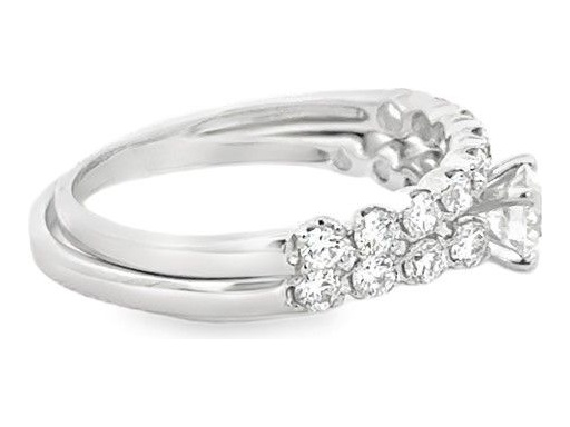 18K White Gold Two-Piece Ring Set with Natural Round Diamonds, Including a Central Solitaire Diamond