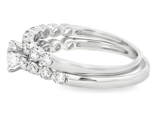 18K White Gold Two-Piece Ring Set with Natural Round Diamonds, Including a Central Solitaire Diamond