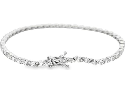 18K White Gold Tennis Bracelet with Alternating Natural Baguette and Round Diamonds