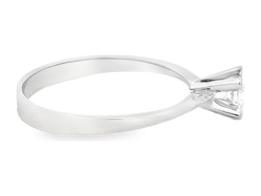 18K White Gold Solitaire Ring with a Natural Round Diamond