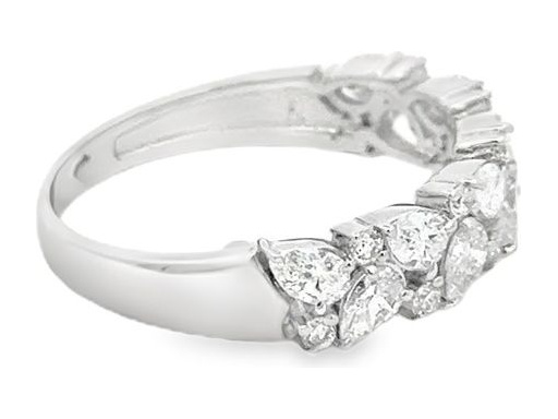 18K White Gold Cluster Ring with Natural Pear-Shaped and Round Diamonds