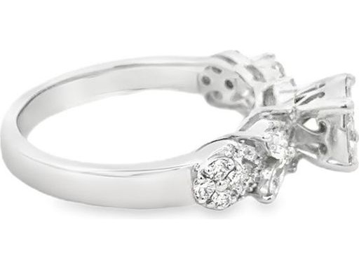 18K White Gold Artistic Ring with Natural Marquise and Round Diamonds – Cluster Design