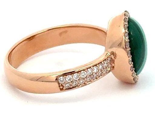 18K Rose Gold Ring with Oval Cabochon Malachite and Pavé-Set Natural Diamonds
