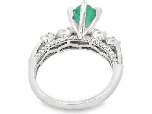18K White Gold Ring with Oval-Cut Emerald, Natural Round Diamonds, and Pavé-Set Diamonds on the Band