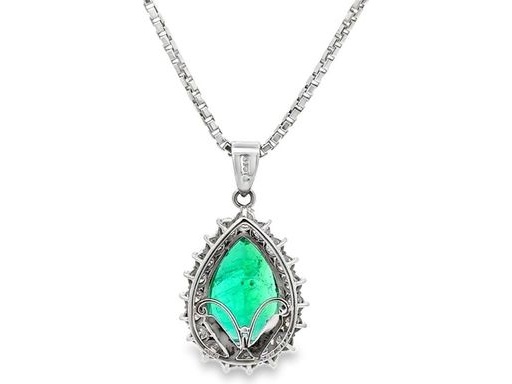 GIA Certified Natural Colombian pear-shaped Emerald and Diamond Pendant in Platinum ,with matching platinum chain 