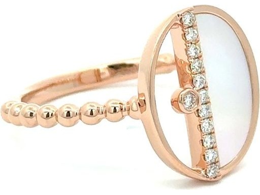 18K Rose Gold Ring with Mother of Pearl and Natural Diamonds – Oval Design